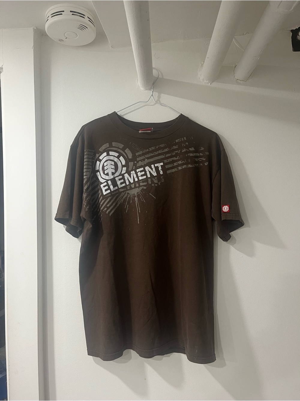 Y2K Element Men's Brown Short-Sleeve Logo Tee